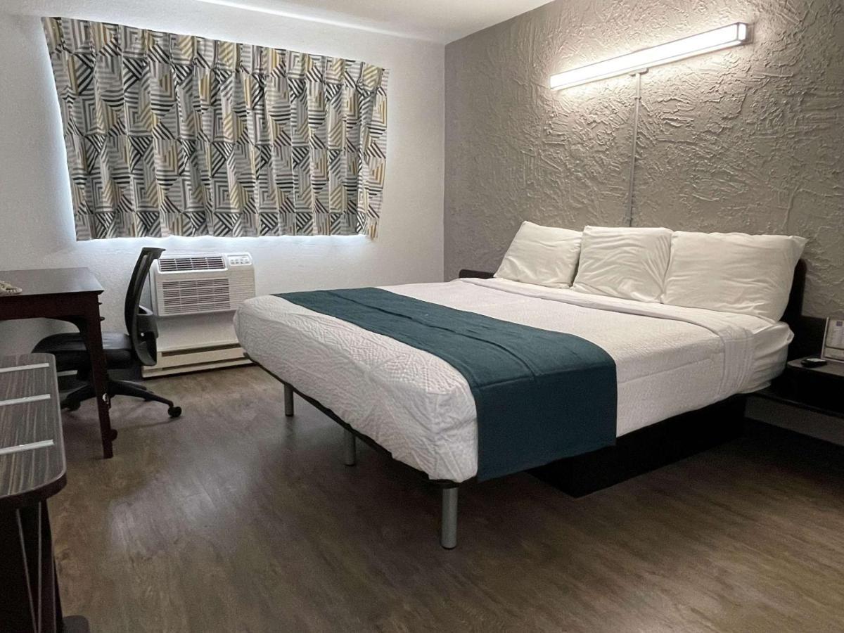 Hotel 6-green Bay, Wi - Lambeau